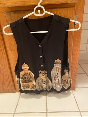 Women's Black Sleeveless V-Neck Decorative Print Vest